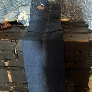 Wrangler wide leg blue jeans.